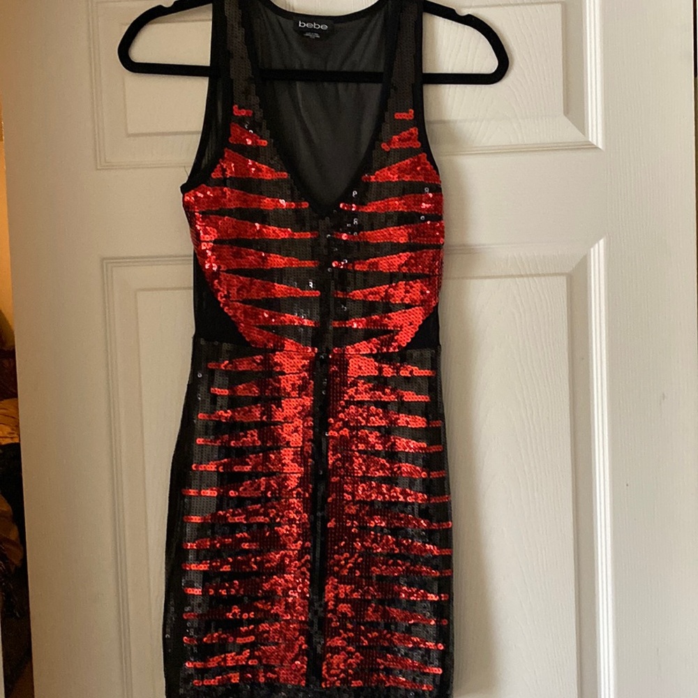 Bebe sequin